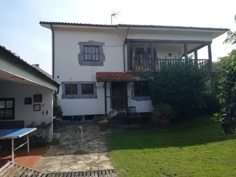 Chalet en Camino de los Girasoles, 136
